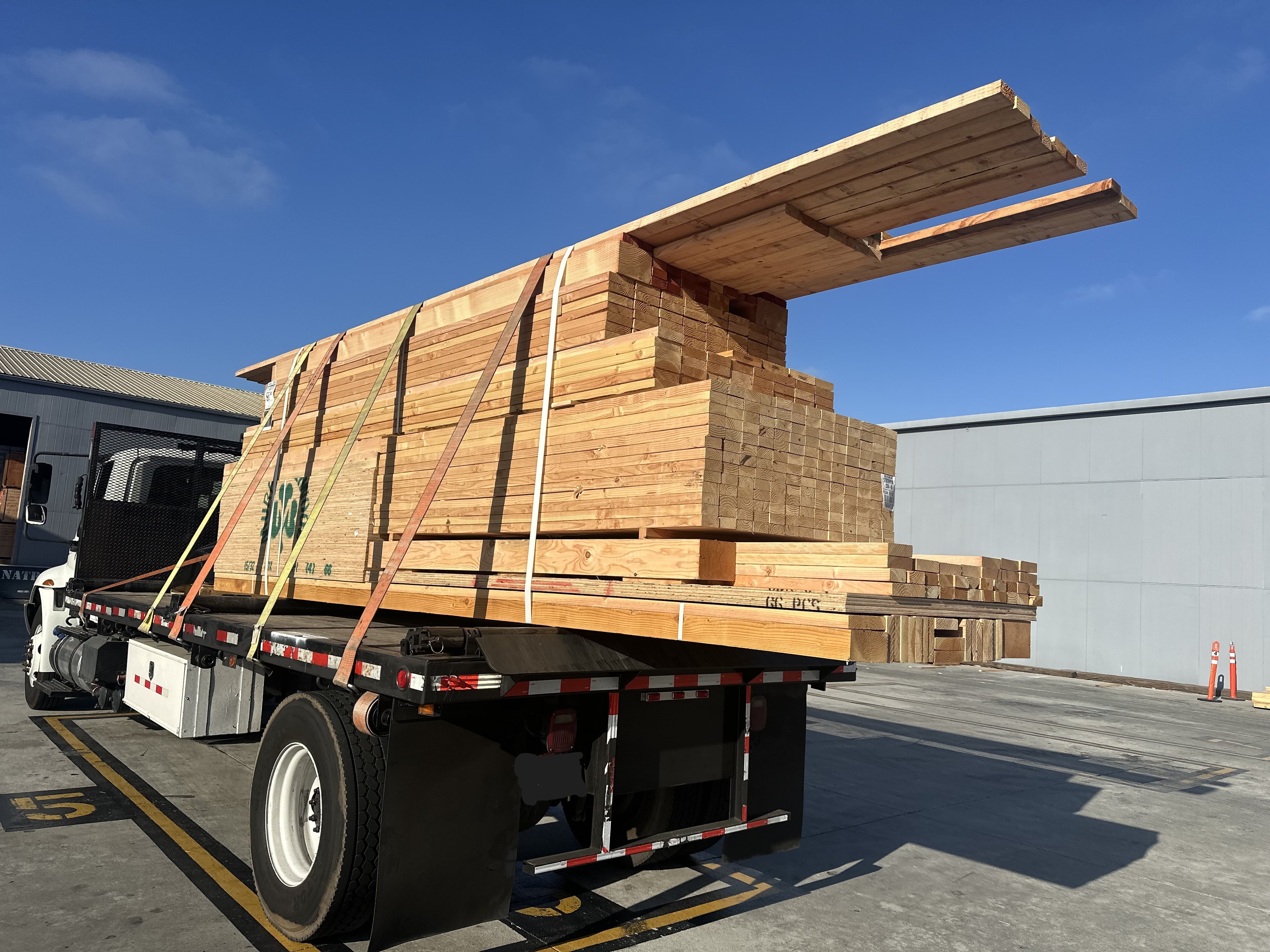 Flatbed lumber delivery